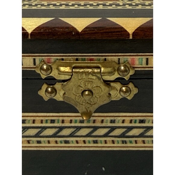 Trinket Box Wooden‎ Inlay Marquetry Box Made In Spain 7” Lined With Red Velvet - Picture 6 of 11